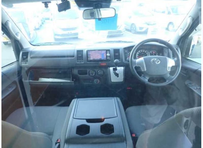  29602  TOYOTA HIACE  2018  