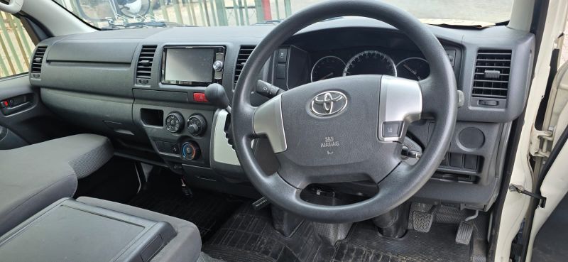  29602  TOYOTA HIACE  2018  