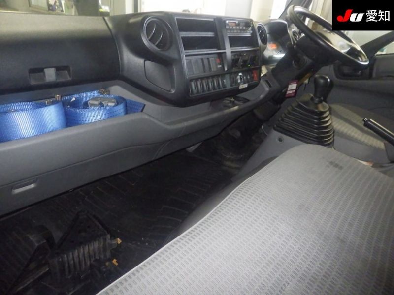  29613  TOYOTA DYNA  2012  