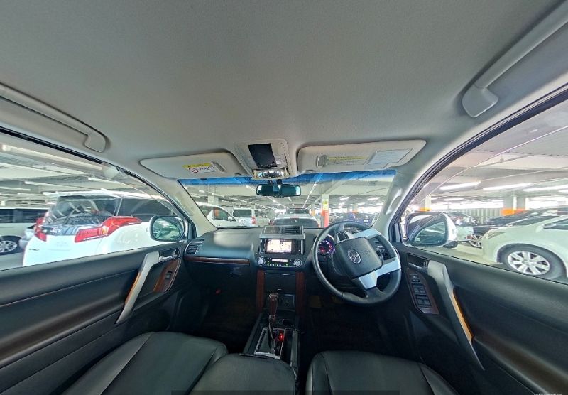  29615  TOYOTA LANDCRUISER PRADO  2015  