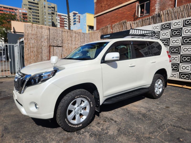  29615  TOYOTA LANDCRUISER PRADO  2015  
