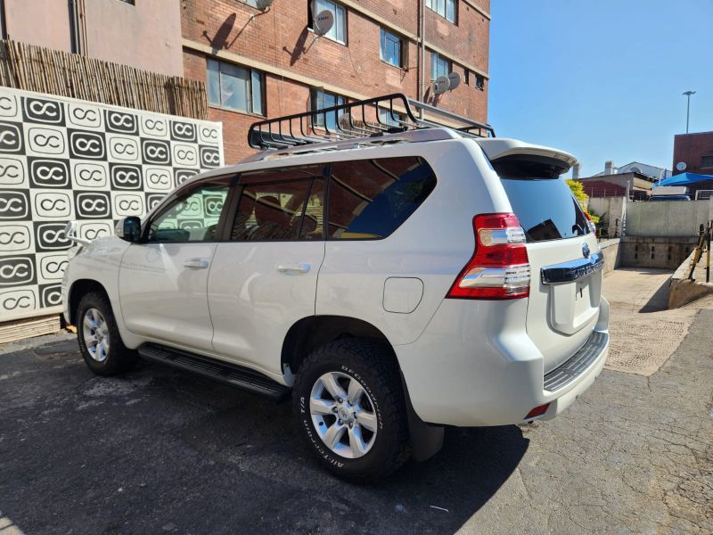  29615  TOYOTA LANDCRUISER PRADO  2015  