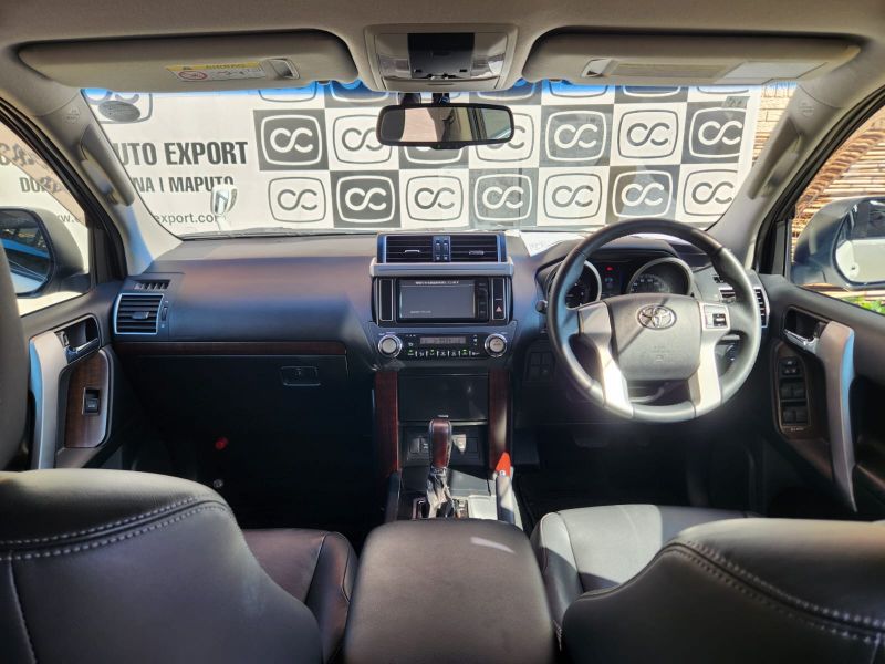  29615  TOYOTA LANDCRUISER PRADO  2015  