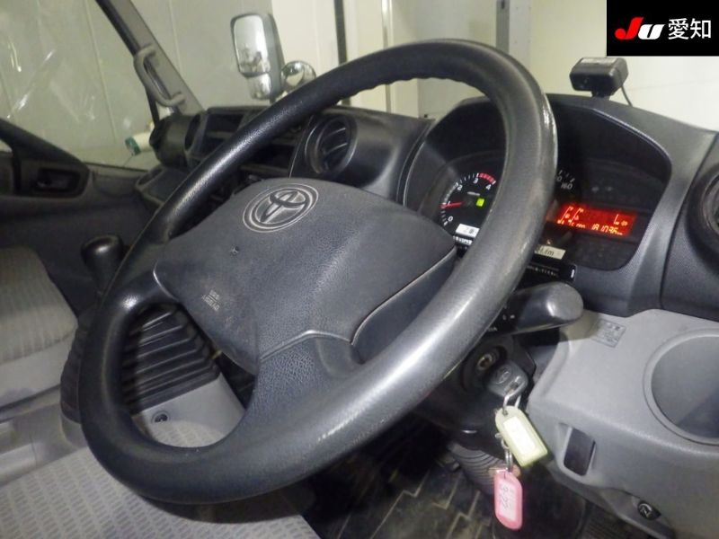  29617  TOYOTA DYNA  2012  