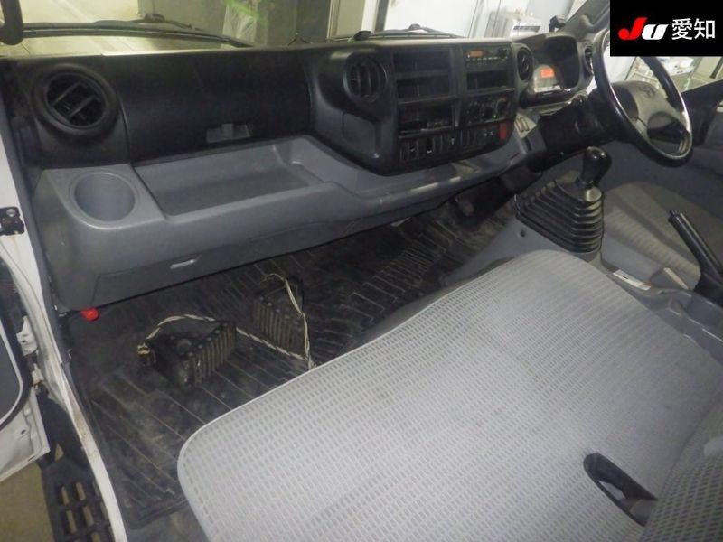  29617  TOYOTA DYNA  2012  