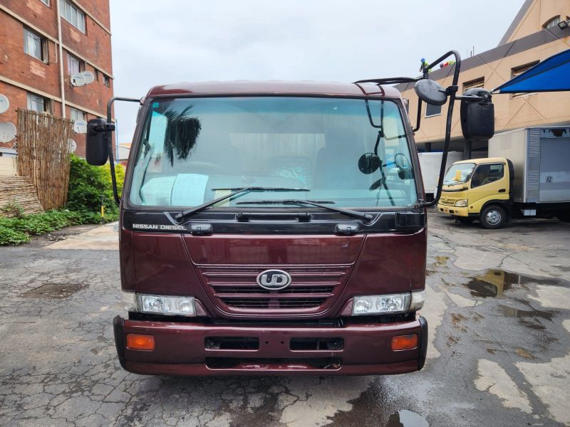  29631  NISSAN CONDOR  2000 
