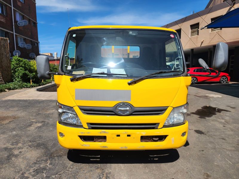  29645  HINO DUTRO  2015 