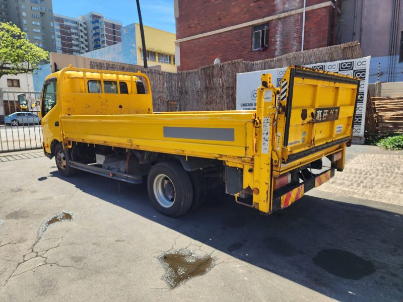  29645  HINO DUTRO  2015  