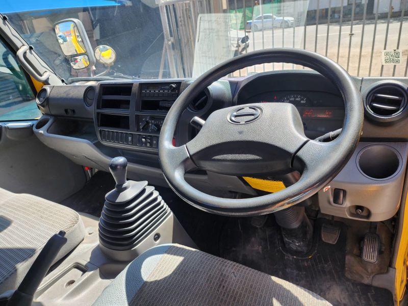  29645  HINO DUTRO  2015  