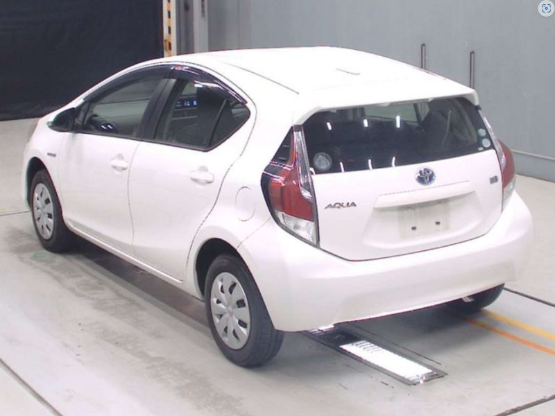 29656  TOYOTA AQUA  2016  