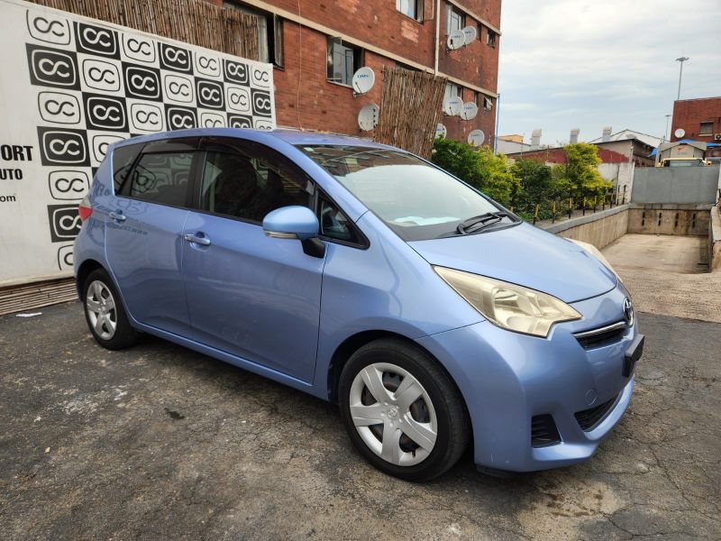  29657  TOYOTA RACTIS  2011  