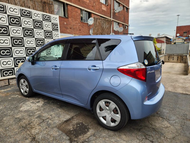  29657  TOYOTA RACTIS  2011  