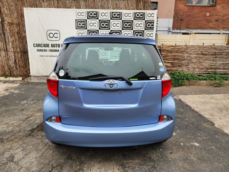  29657  TOYOTA RACTIS  2011  