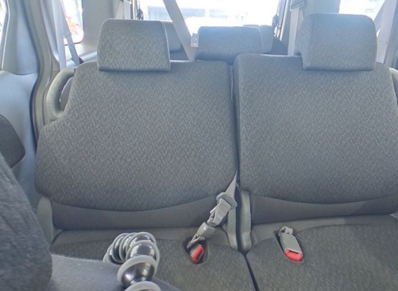  29658  TOYOTA SIENTA  2013  