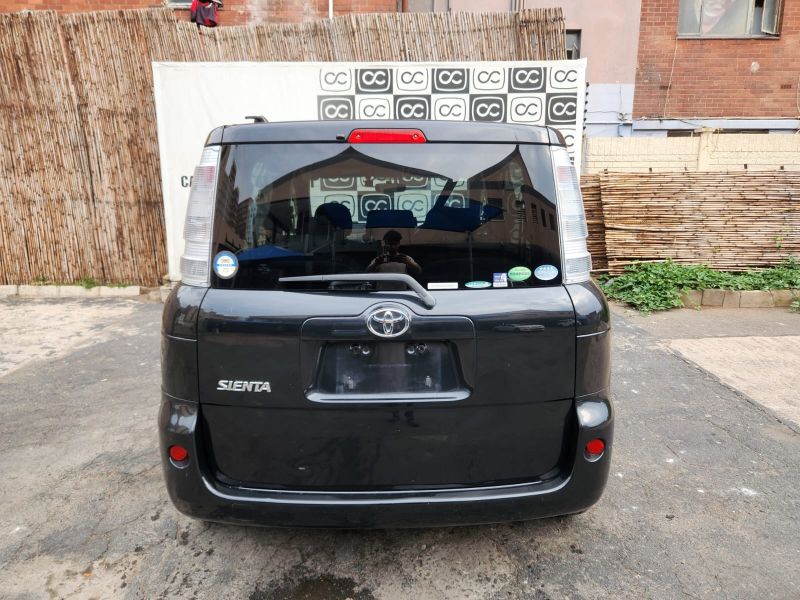  29658  TOYOTA SIENTA  2013  