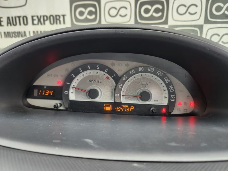  29658  TOYOTA SIENTA  2013  