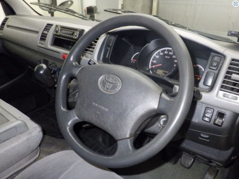  29660  TOYOTA HIACE  2006  