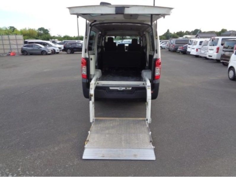  29662  NISSAN CARAVAN  2017  