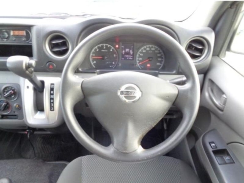  29662  NISSAN CARAVAN  2017  
