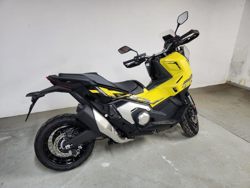  29673  HONDA X-ADV  2025  