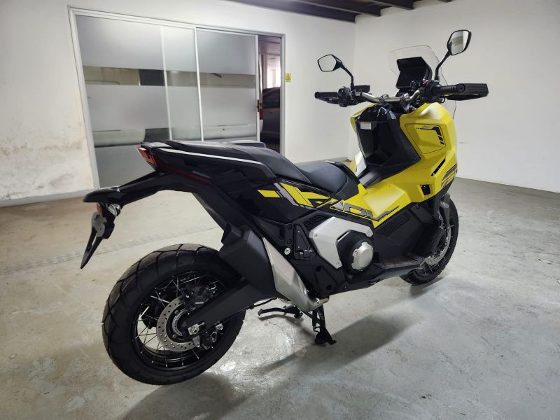  29673  HONDA X-ADV  2025  
