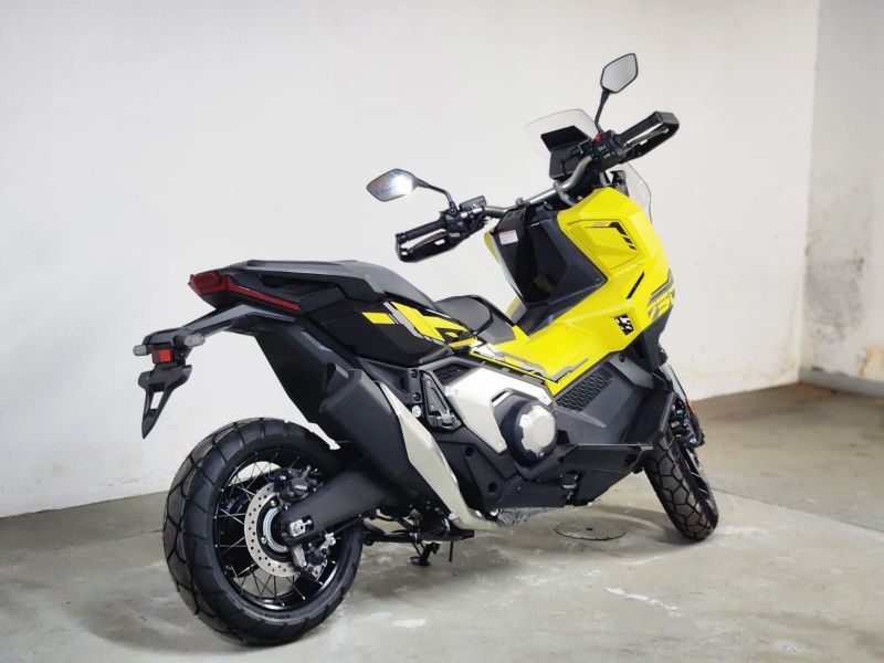 29673  HONDA X-ADV  2025  