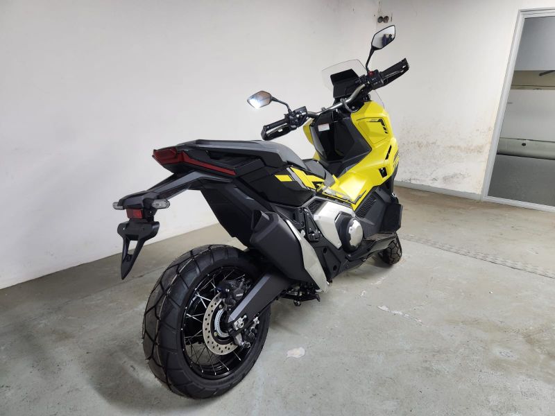  29673  HONDA X-ADV  2025  