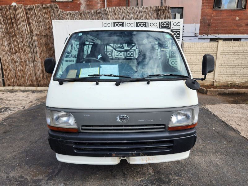  29678  TOYOTA HIACE  1997  