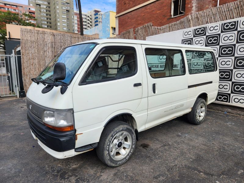  29678  TOYOTA HIACE  1997 