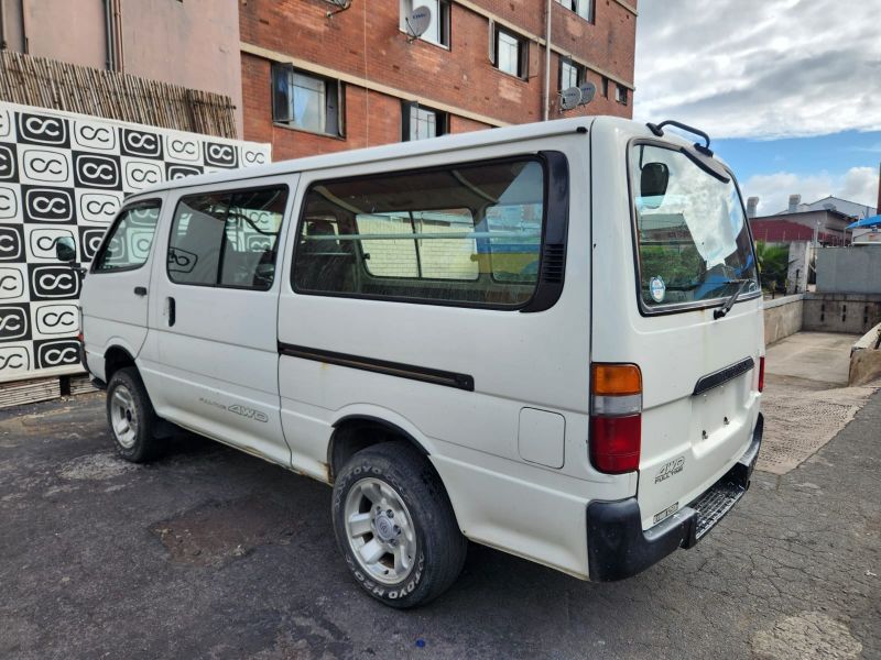  29678  TOYOTA HIACE  1997  