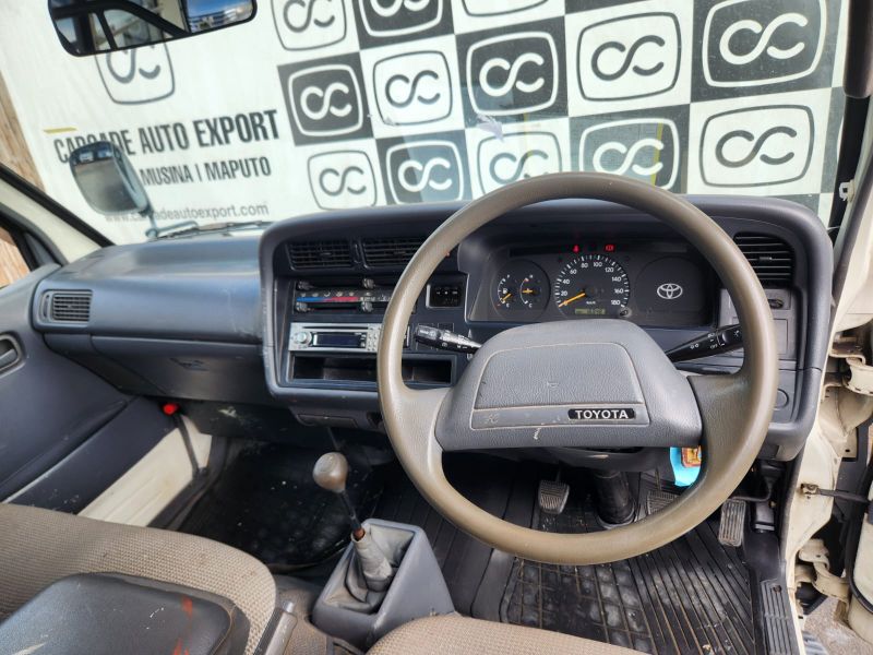 29678  TOYOTA HIACE  1997  