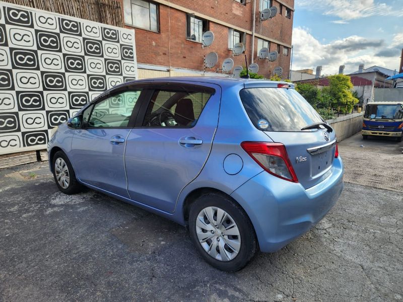  29692  TOYOTA VITZ  2011  