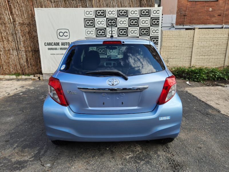  29692  TOYOTA VITZ  2011  