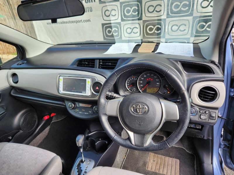  29692  TOYOTA VITZ  2011  