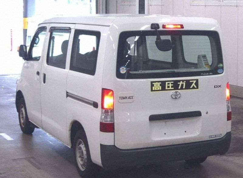  29693  TOYOTA TOWNACE  2018  