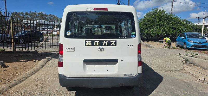  29693  TOYOTA TOWNACE  2018  