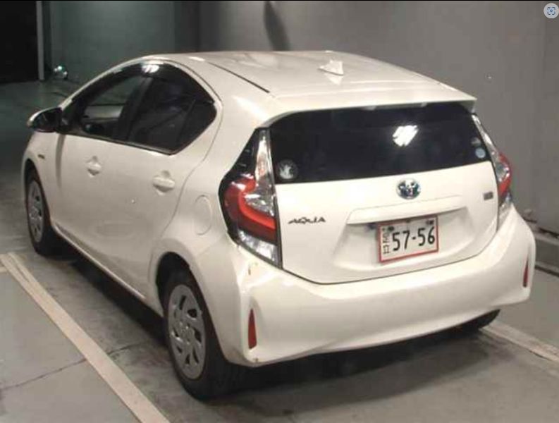  29708  TOYOTA AQUA  2018  