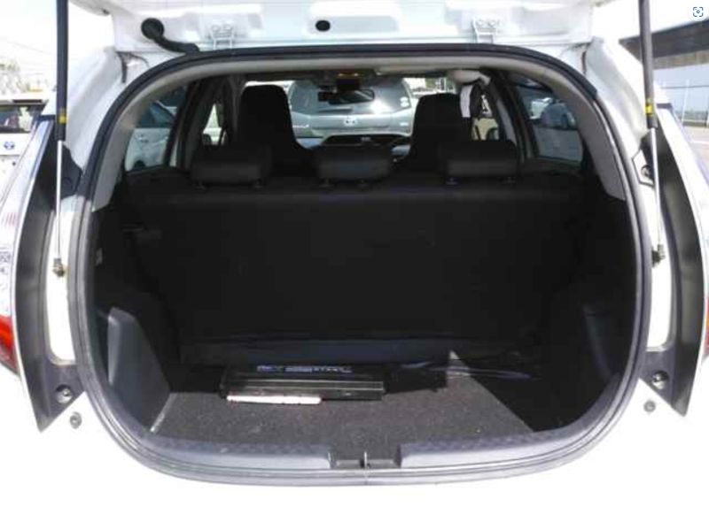  29708  TOYOTA AQUA  2018  