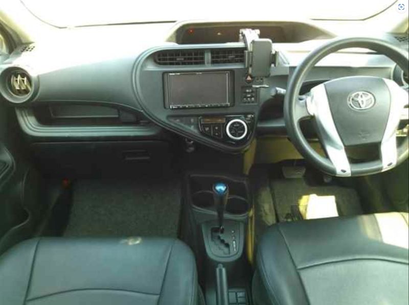  29708  TOYOTA AQUA  2018  