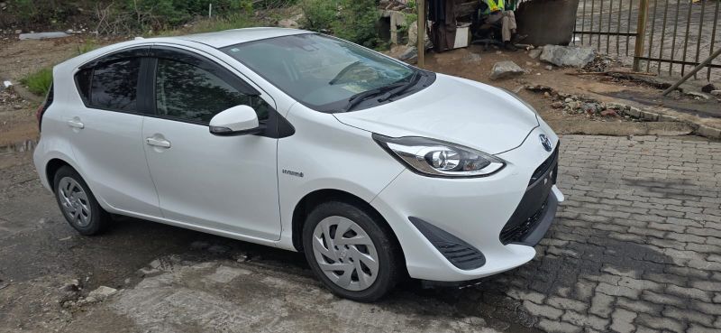  29708  TOYOTA AQUA  2018  