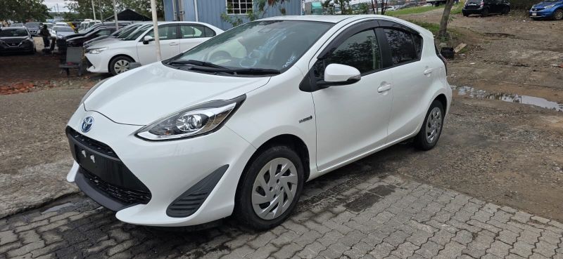  29708  TOYOTA AQUA  2018  