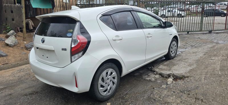  29708  TOYOTA AQUA  2018  