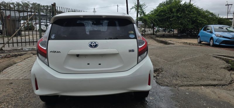  29708  TOYOTA AQUA  2018  