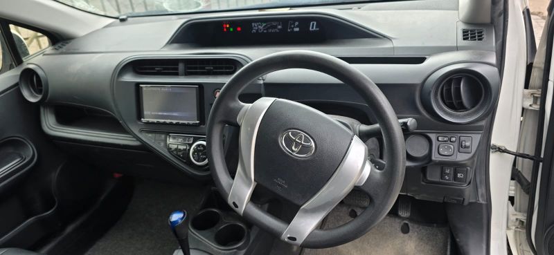  29708  TOYOTA AQUA  2018  