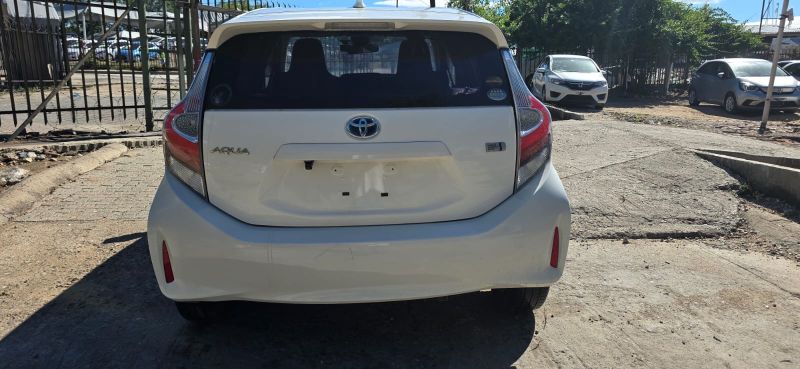  29708  TOYOTA AQUA  2018  