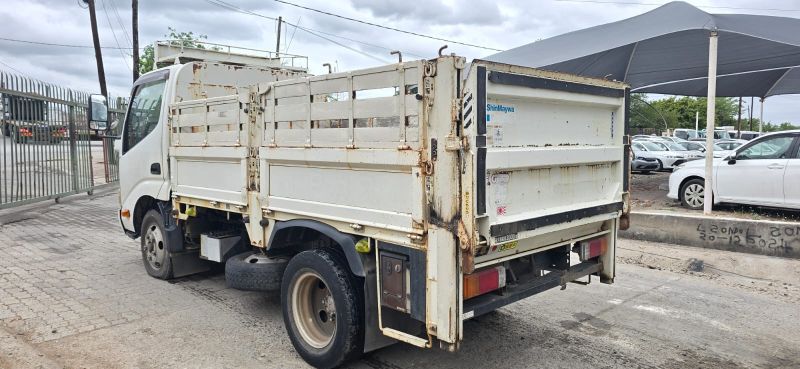  29709  HINO DUTRO  2012  