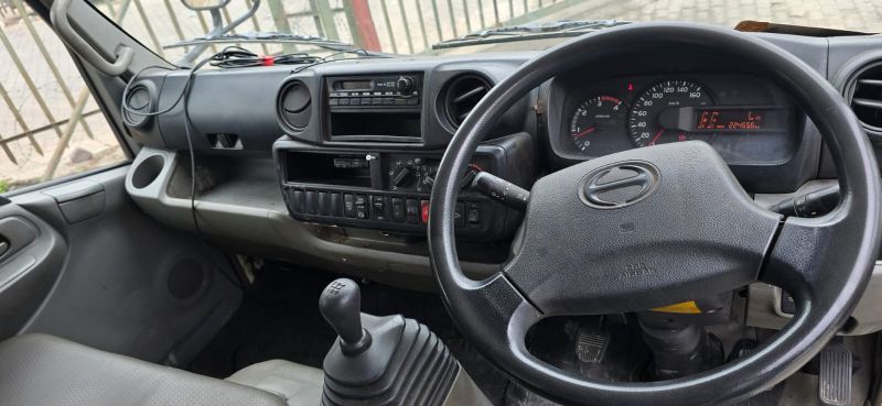  29709  HINO DUTRO  2012  