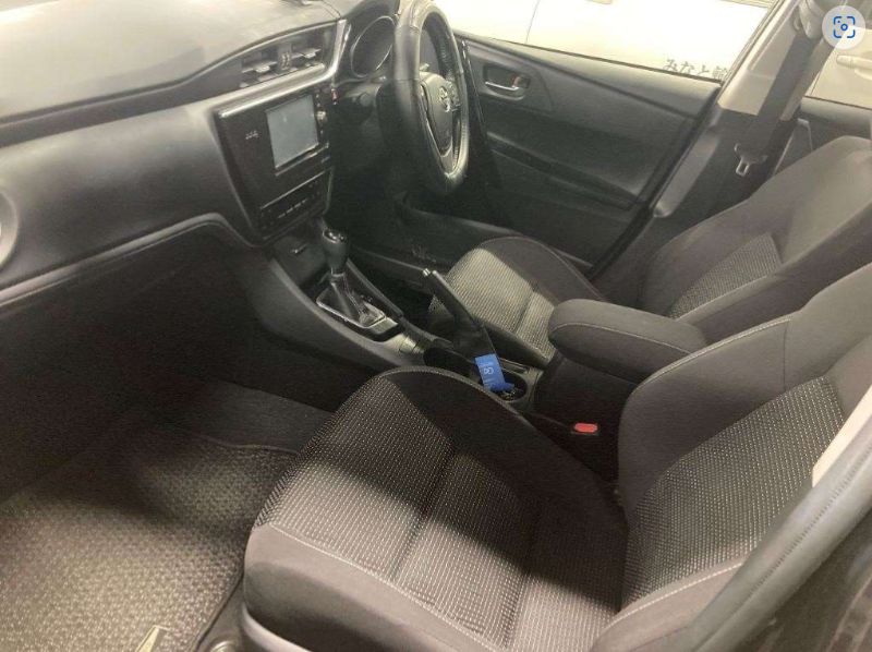 29717  TOYOTA AURIS  2016