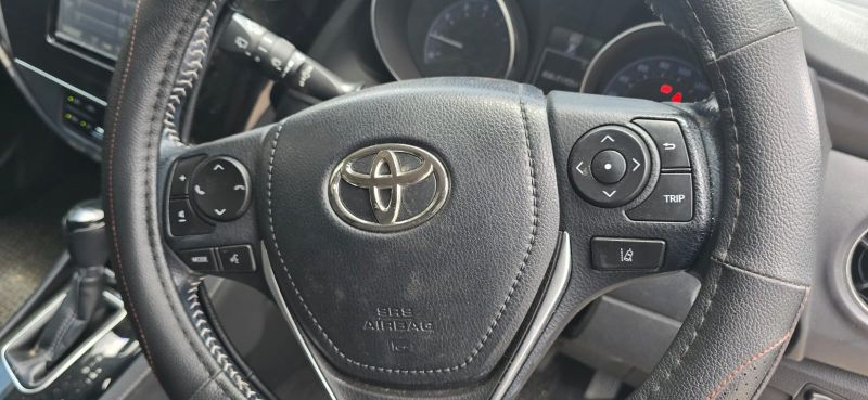  29717  TOYOTA AURIS  2016  
