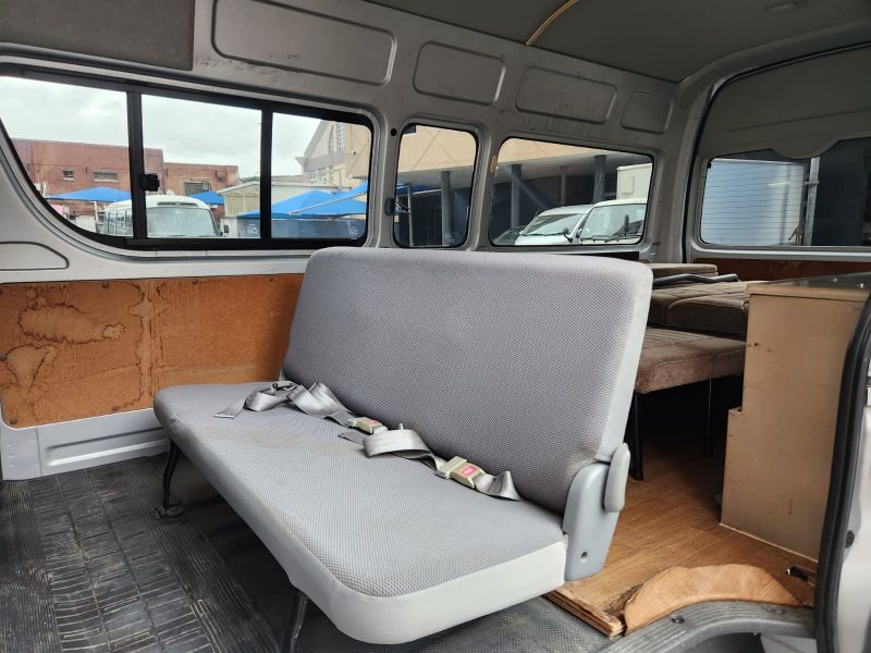  29724  TOYOTA HIACE  2009  